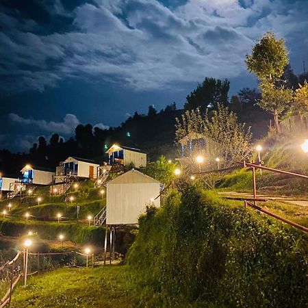 Nivriti Stays Kanatal Buitenkant foto