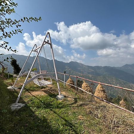 Nivriti Stays Kanatal Buitenkant foto