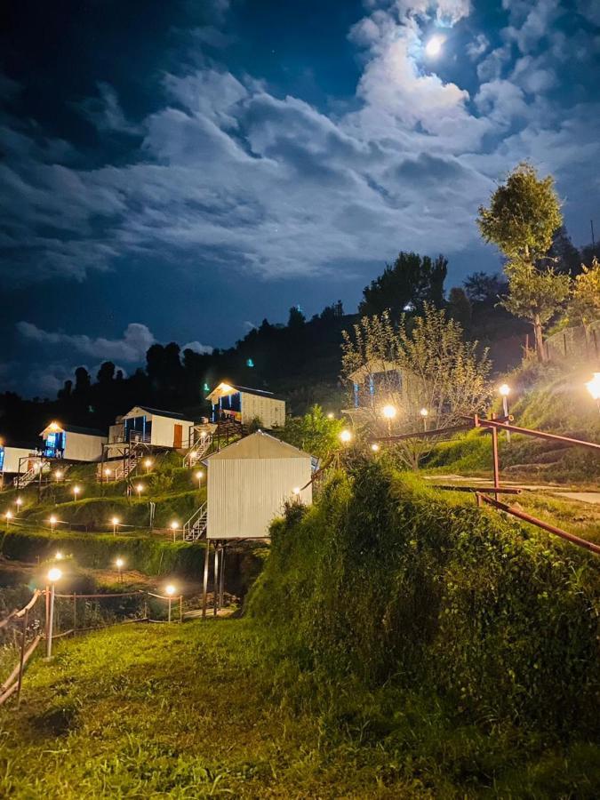 Nivriti Stays Kanatal Buitenkant foto