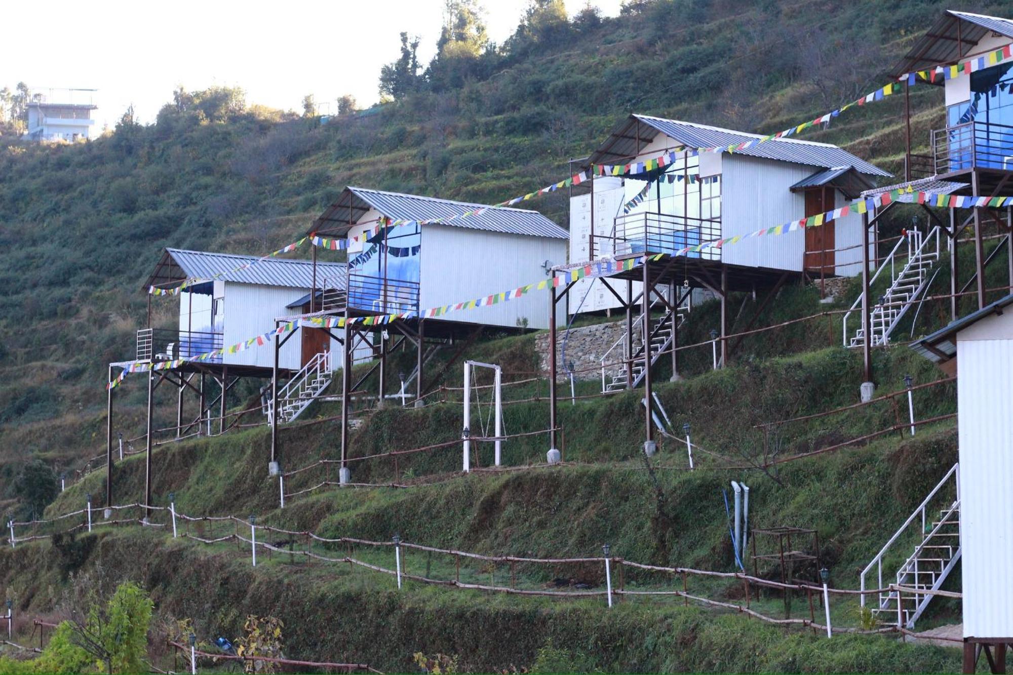 Nivriti Stays Kanatal Buitenkant foto