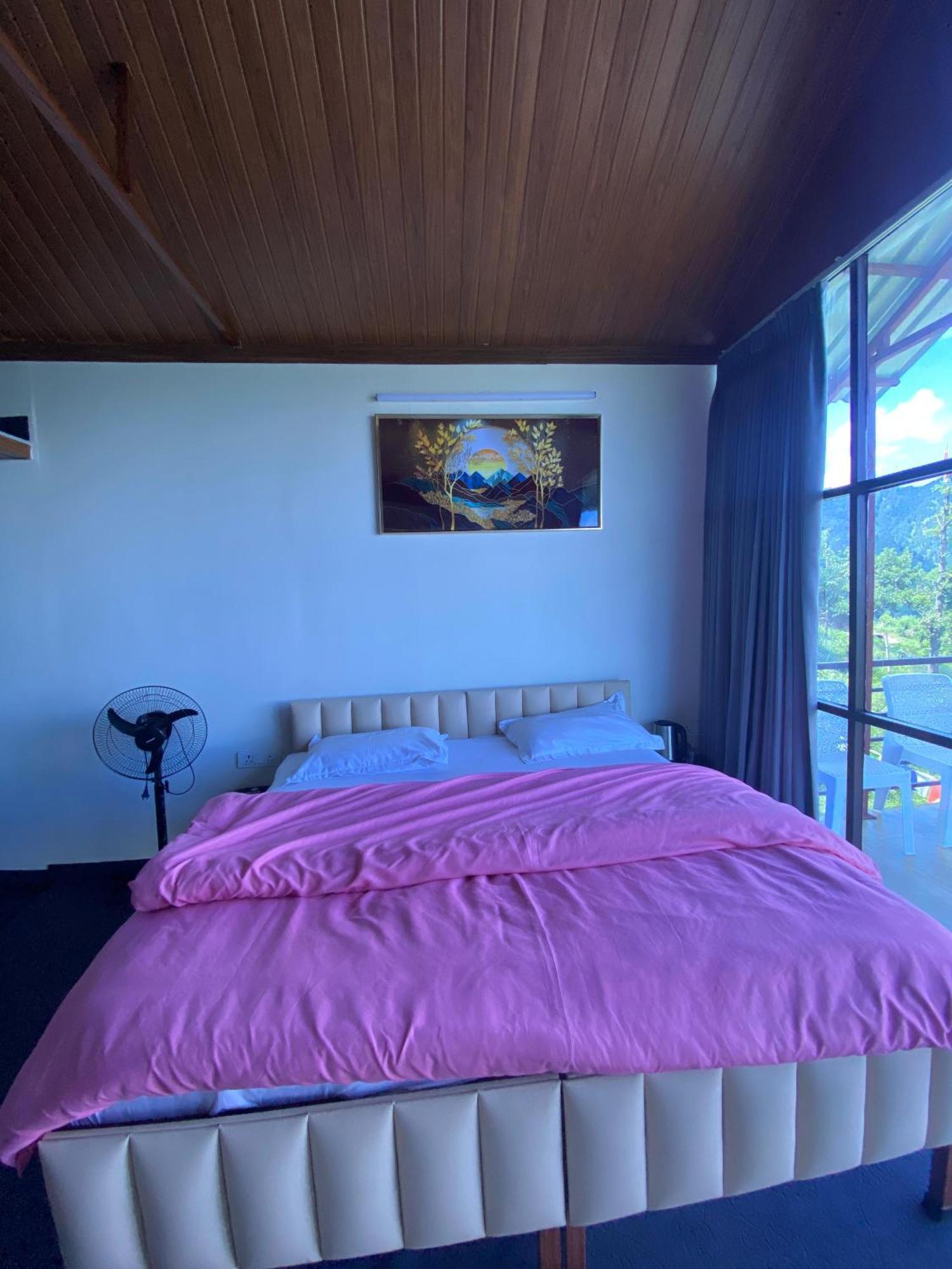 Nivriti Stays Kanatal Buitenkant foto