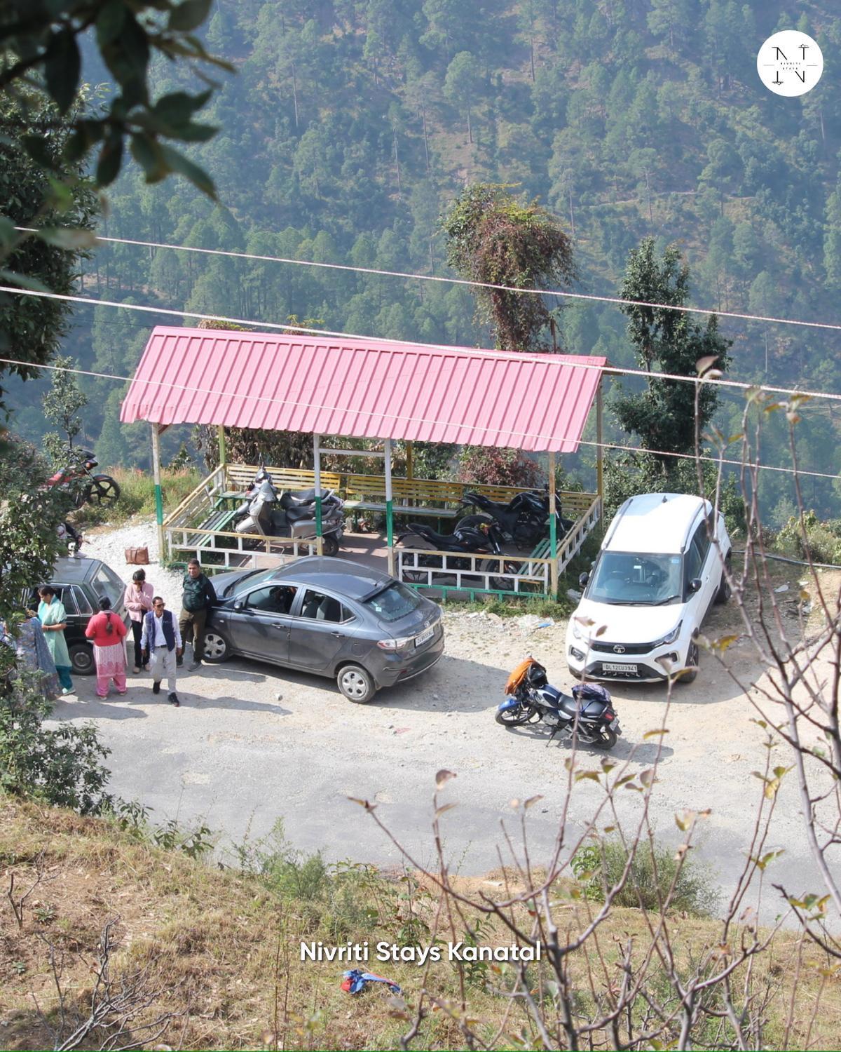 Nivriti Stays Kanatal Buitenkant foto