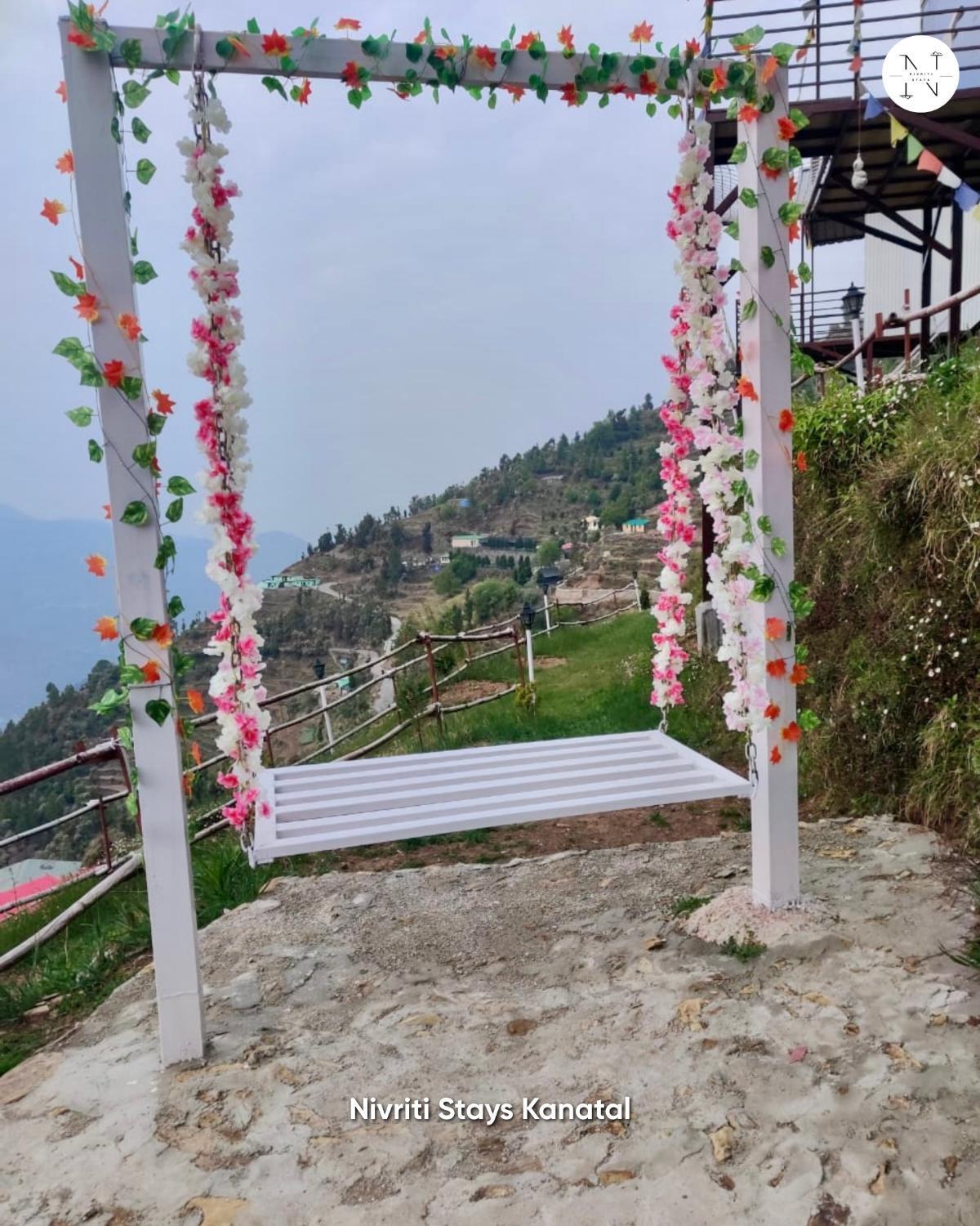 Nivriti Stays Kanatal Buitenkant foto