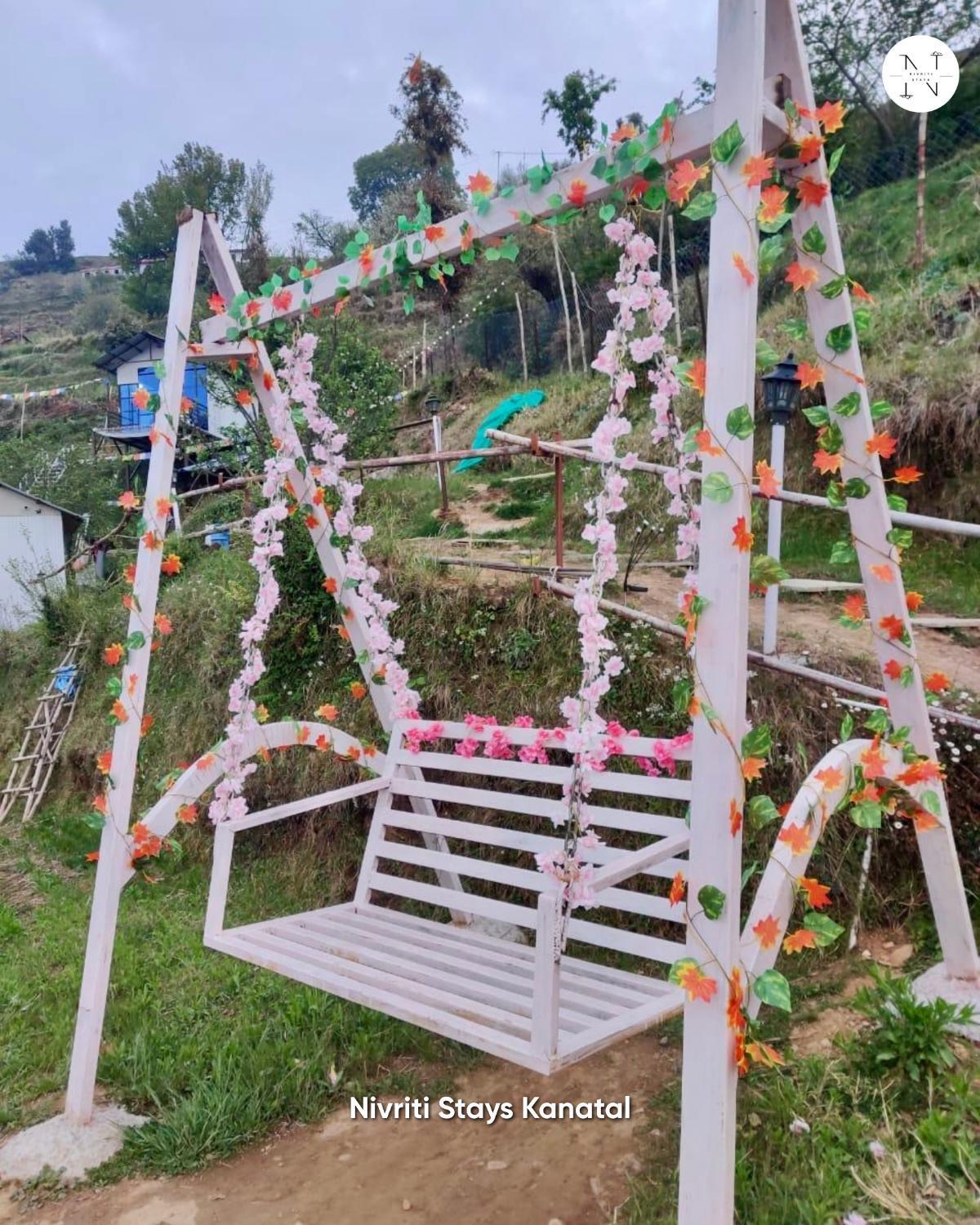 Nivriti Stays Kanatal Buitenkant foto