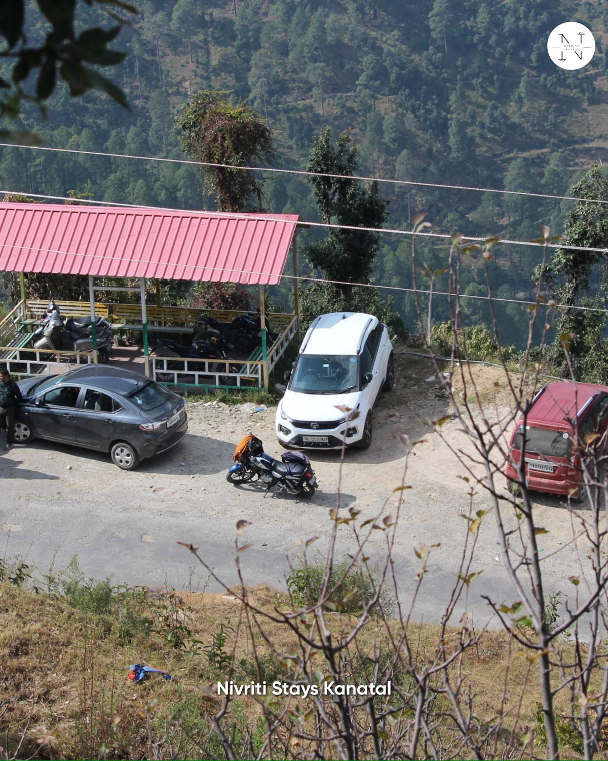Nivriti Stays Kanatal Buitenkant foto