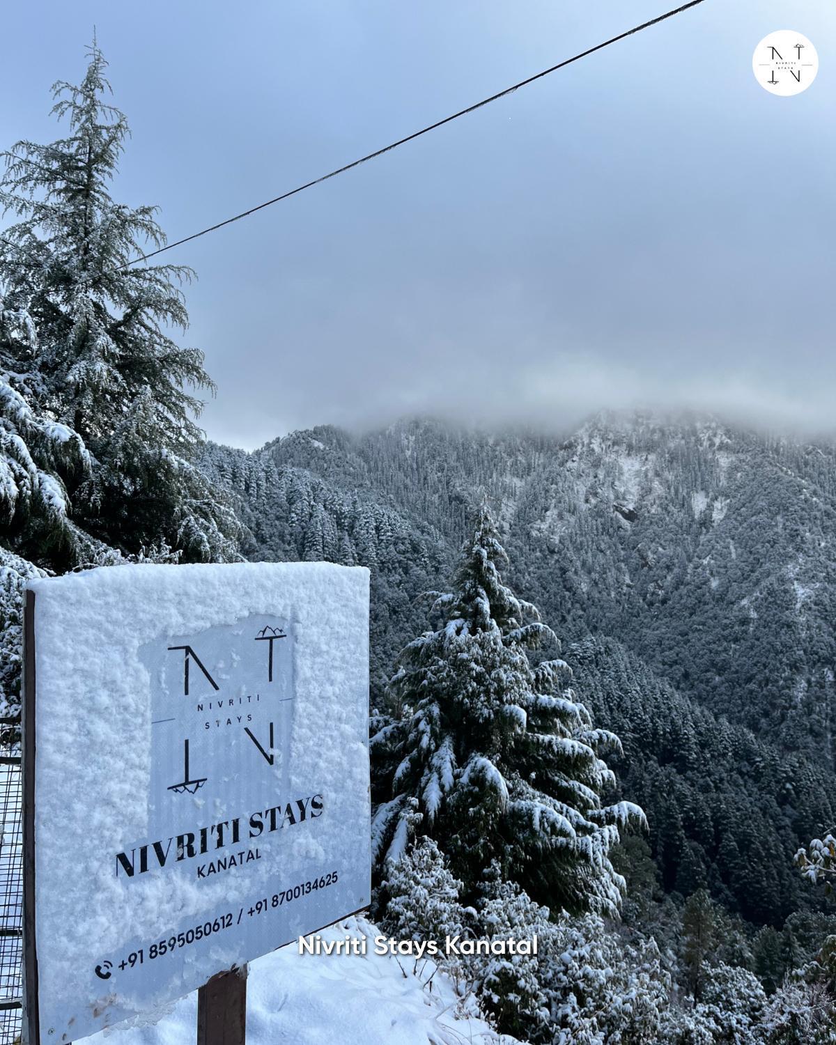 Nivriti Stays Kanatal Buitenkant foto