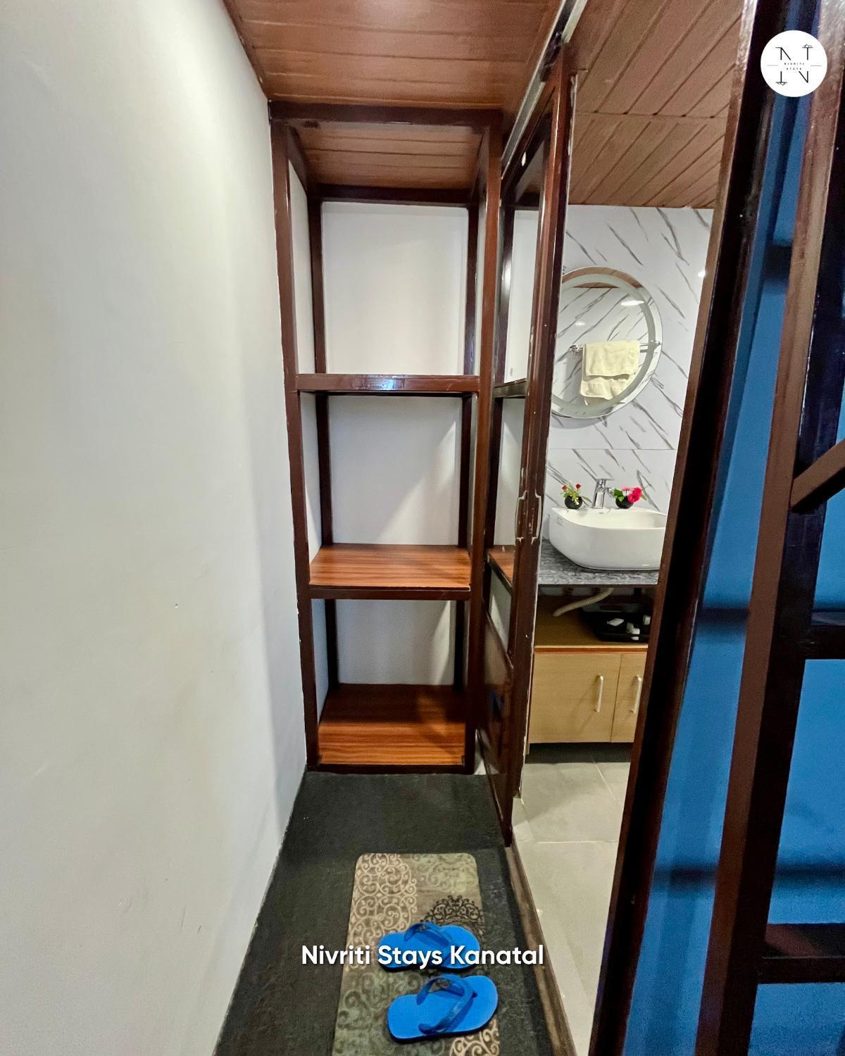 Nivriti Stays Kanatal Buitenkant foto