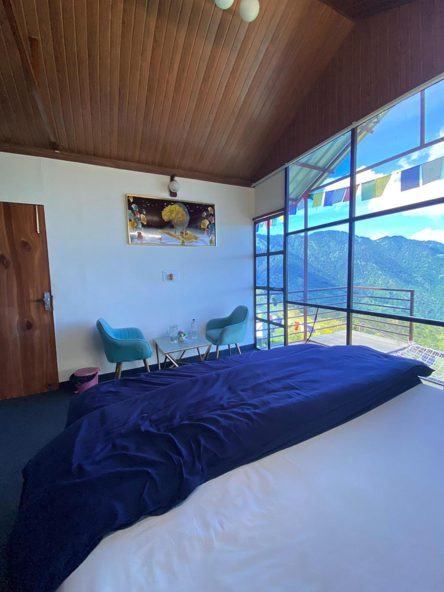 Nivriti Stays Kanatal Buitenkant foto